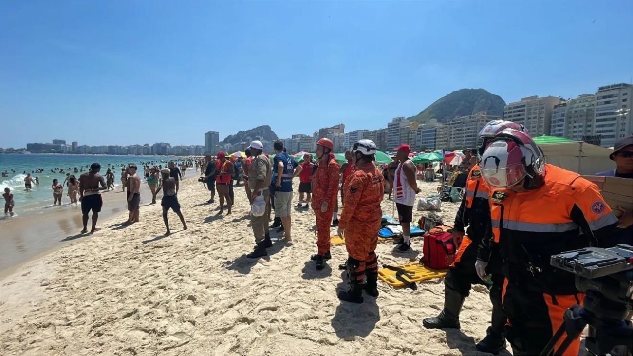 Piloto que morreu em queda de monomotor em Copacabana realizava primeiro voo de propaganda
