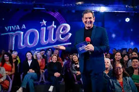 SBT define volta de ‘Viva a Noite’ à grade fixa em 2026; Luís Ricardo assume o comando