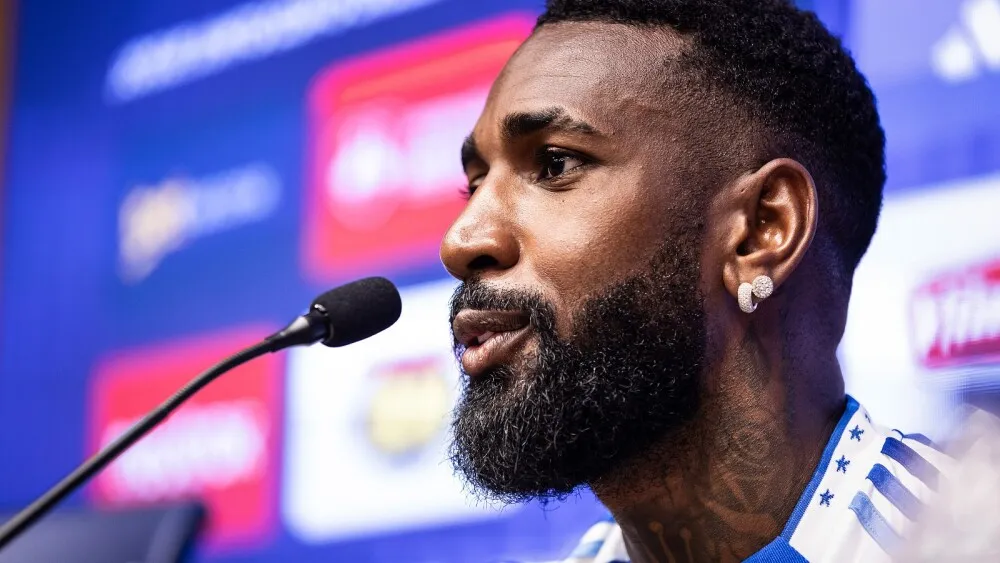 Flamengo aciona Gerson na Justiça e cobra R$ 42,7 milhões por quebra de contrato