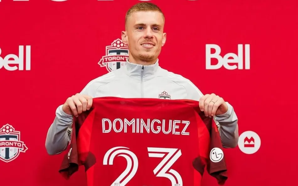 Vasco oficializa venda de Maxime Dominguez ao Cracóvia, da Polônia